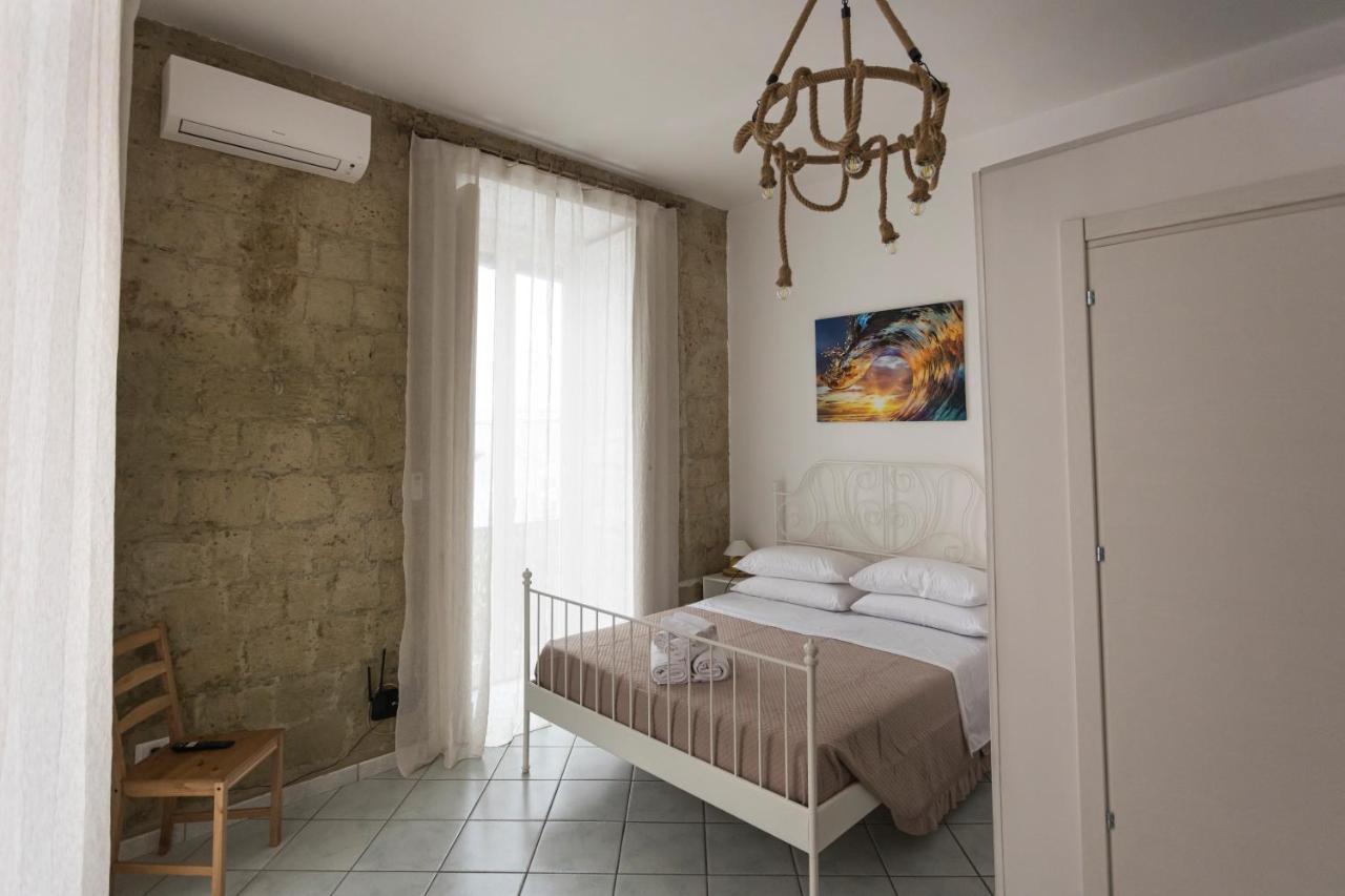 Al Centro Storico Apartment เนเปิลส์ ภายนอก รูปภาพ